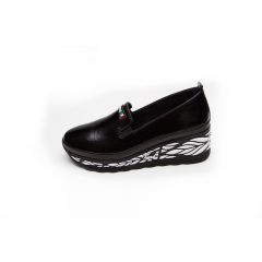   Via Roma 216-KS10-black Női fekete lakk telitalpú mintás cipő